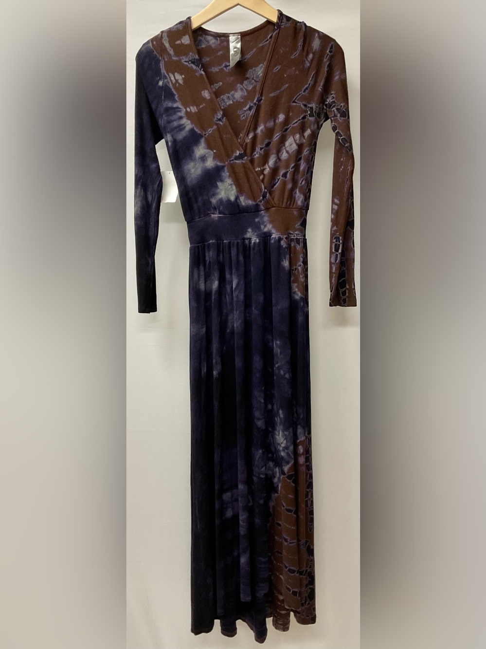 Brand New-Go Couture Long-Sleeve Tie-Dye Maxi Dress in Black/Navy/Brown